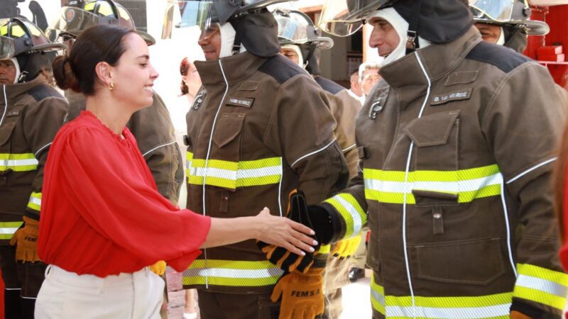 Reconoce Ana Paty Peralta a bomberos por su destacada labor