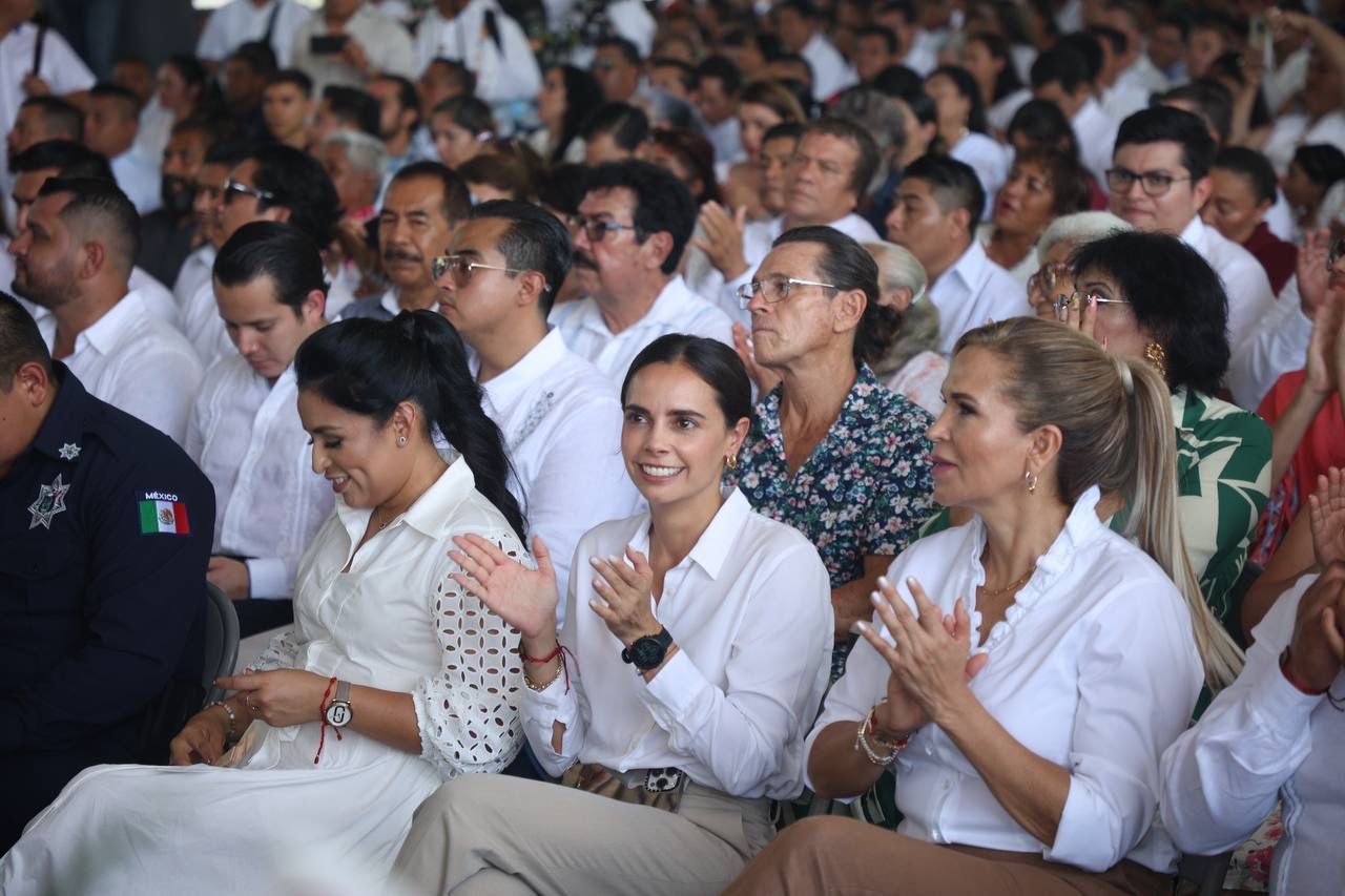 Celebra Ana Paty Peralta 15 aniversario de Tulum