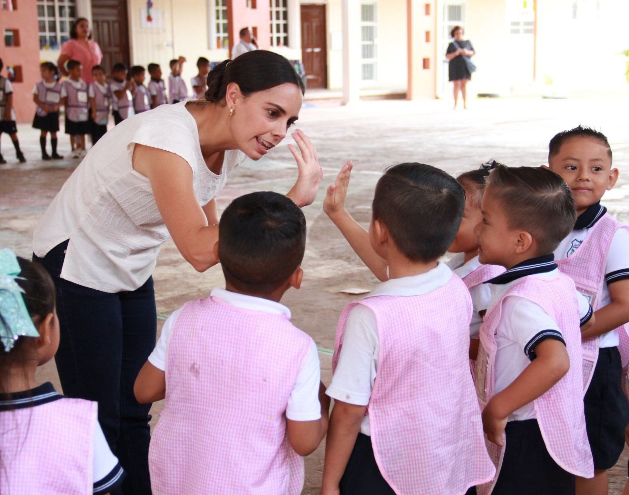 La formación de nuestras niñas y niños es prioridad: Ana Paty Peralta