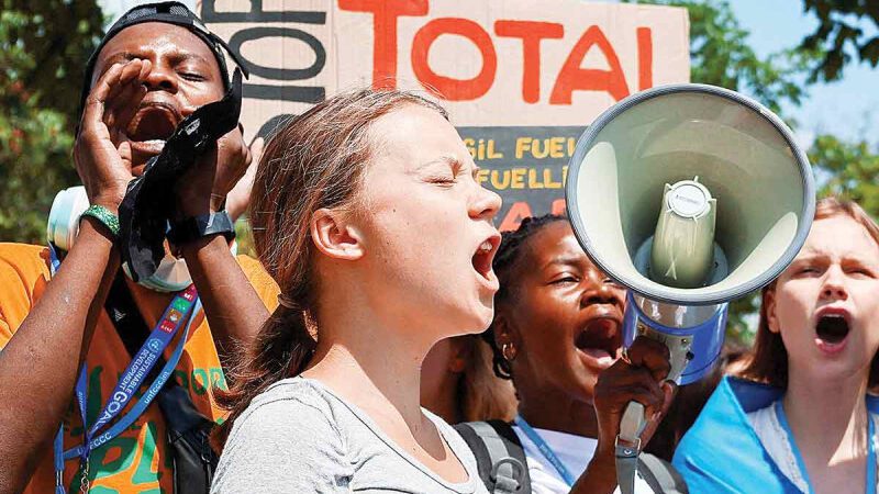 Greta Thunberg ​​​​​​​ se suma a protesta ambiental