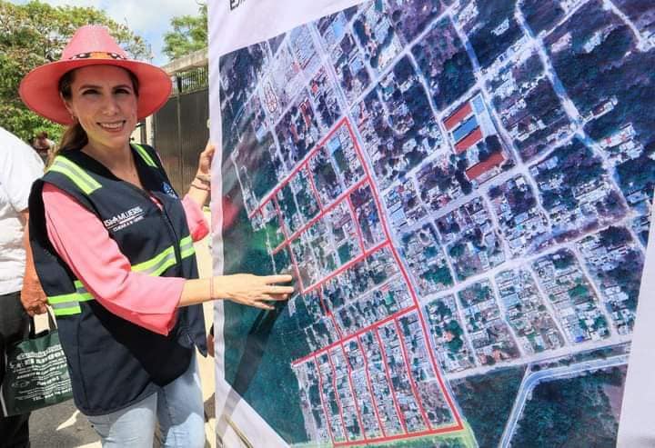 Atenea Gómez supervisa obra que llevará agua potable a colonias de Ciudad Mujeres