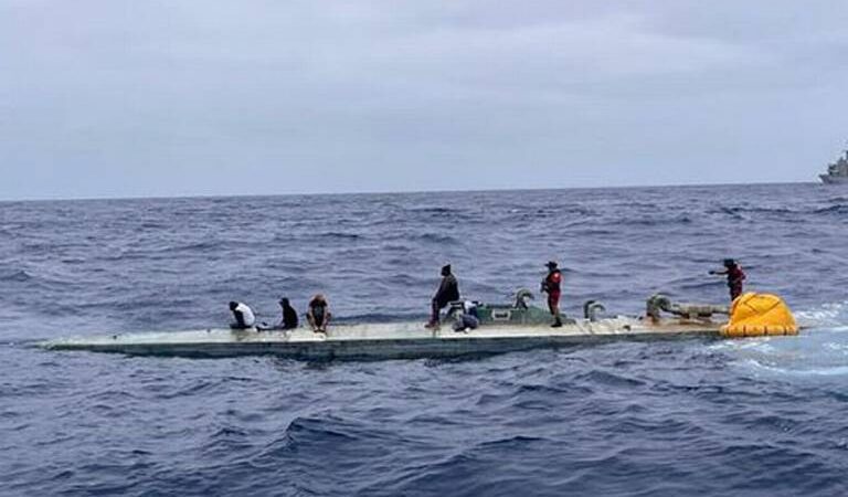 [VIDEO] Intercepta Marina submarino con 3.5 toneladas de cocaína en costas del Pacifico