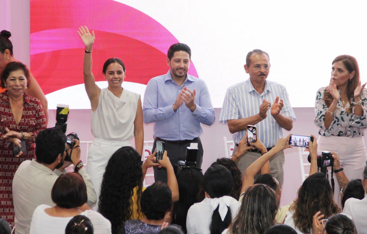 Ana PatyPeralta reconoce empoderamiento de mujeres croquistas 