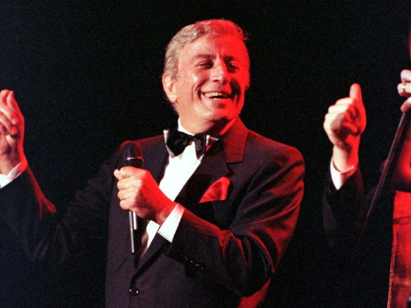 Murió Tony Bennett, leyenda de la música de EU y uno de los últimos ‘crooners’