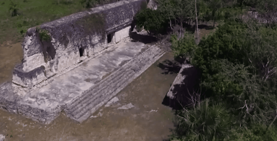 Arqueólogos descubren 16 cuchillos prehispánicos en Yucatán: “Se usaban para sacrificios”