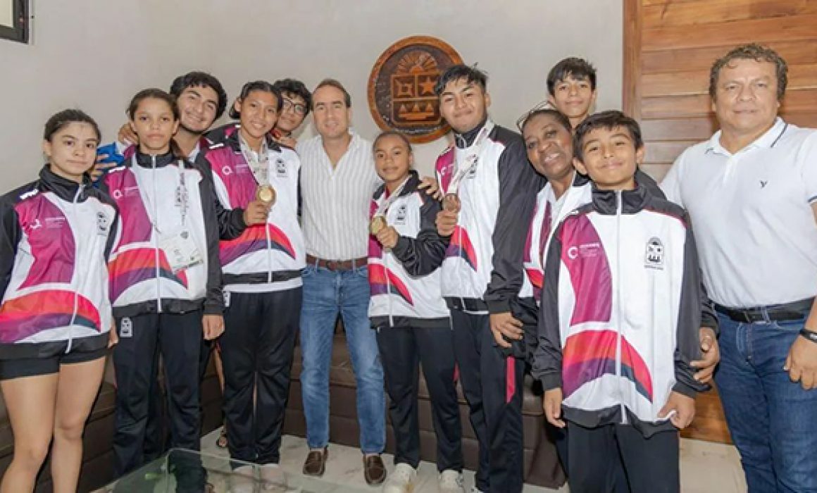 Reconoce Diego Castañón a campeones tulumenses