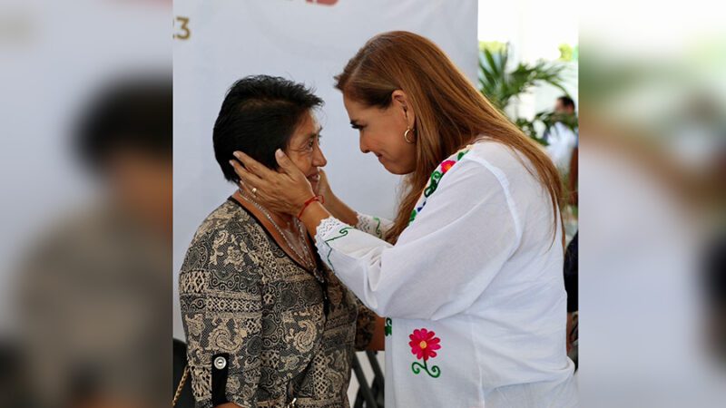 Con entrega de títulos, Mara Lezama da certeza jurídica a familias de Quintana Roo 