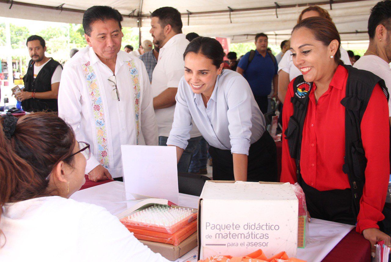 Ana Paty Peralta acerca vacantes de empleos a cancunenses