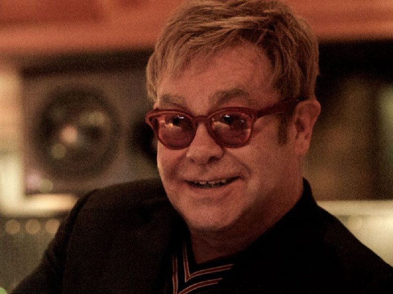 Elton John es hospitalizado en Francia; esto fue lo que le ocurrió