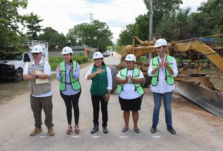 Blanca Merari continúa con la ampliación de obras de pavimentación en Leona Vicario