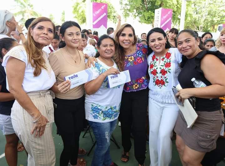 Acompaña Blanca Merari a la gobernadora a la entrega de tarjetas de “Mujer es poder”