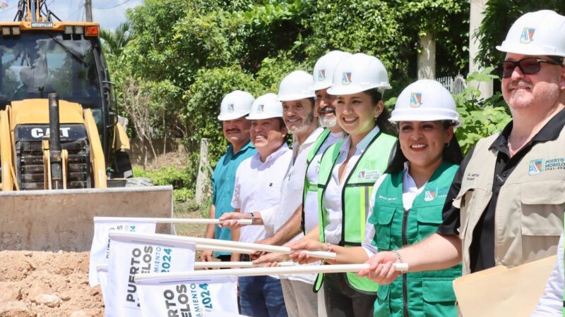 Blanca Merari da el banderazo de inicio de la pavimentación de calles en Leona Vicario