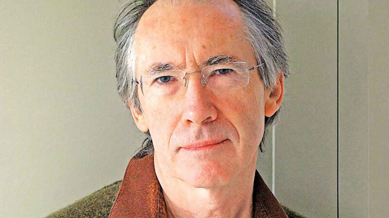 Ian McEwan, paisajista de la noche eterna; presentará su más reciente novela