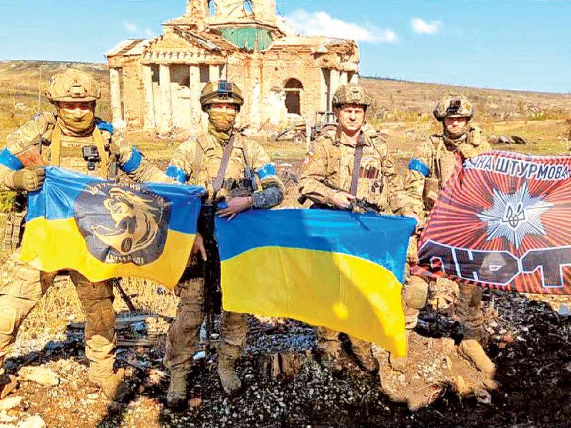 Ucrania recupera terreno en Donetsk; Zelenski lo celebra