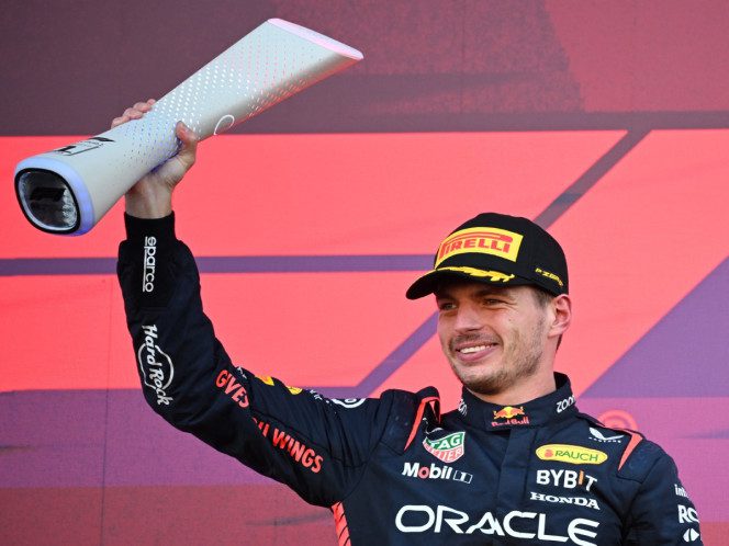 Max Verstappen se consagra en GP de Japón; ‘Checo’ Pérez sufre ‘pesadilla’