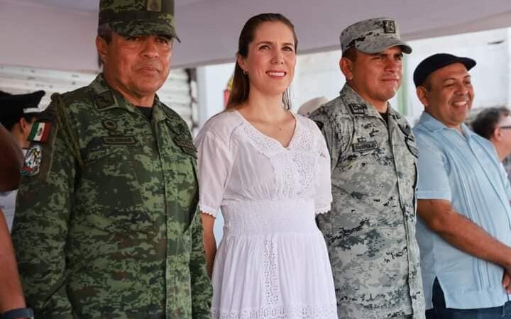 Atenea Gómez encabeza en Ciudad Mujeres el desfile cívico-militar en conmemoración de la Independencia de México