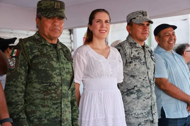 Atenea Gómez encabeza en Ciudad Mujeres el desfile cívico-militar en conmemoración de la Independencia de México