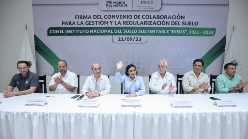 Firma Blanca Merari convenio para ordenar el crecimiento urbano de Puerto Morelos