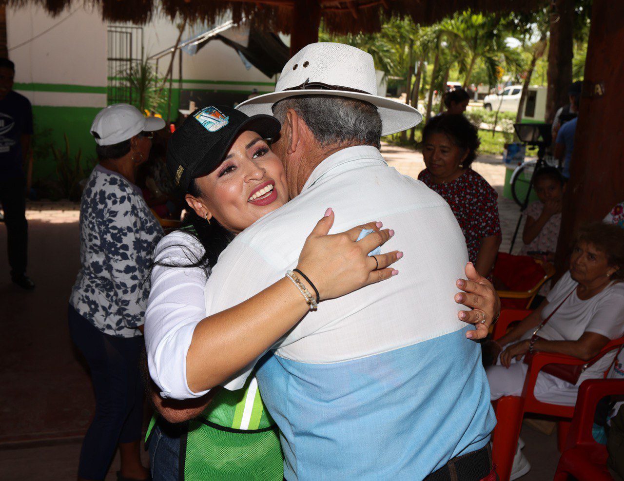 Se compromete Blanca Merari a promover más programas que beneficien a personas de la tercera edad 