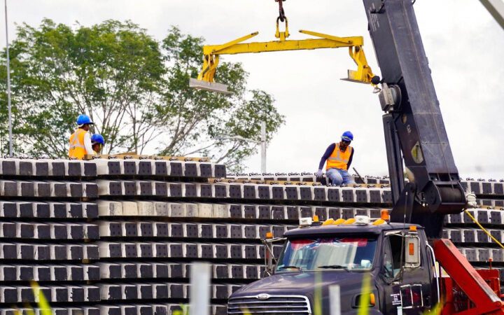 Obra pública y nearshoring impulsan a la construcción