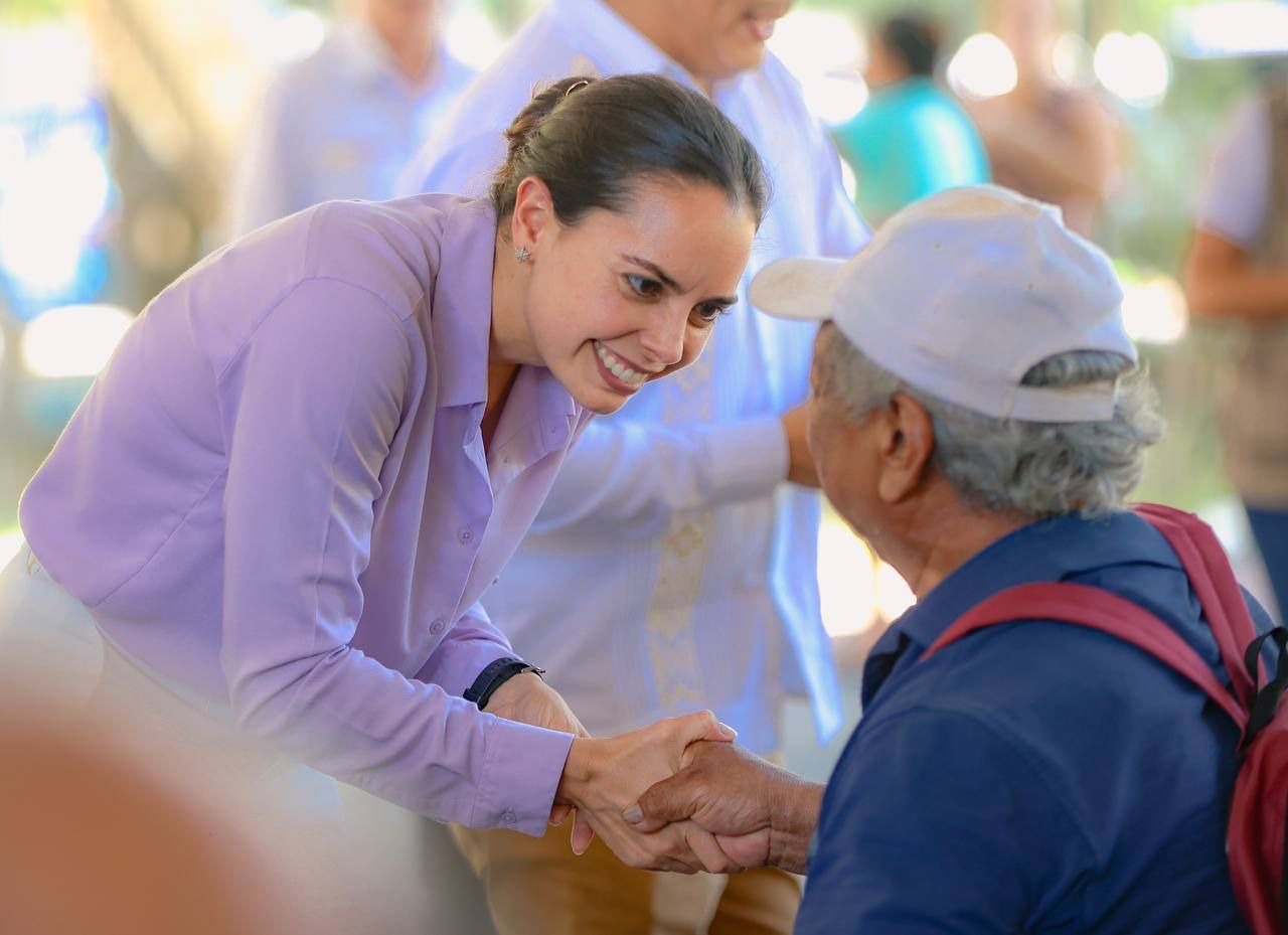 Respalda Ana Paty Peralta entrega de tarjetas de bienestar