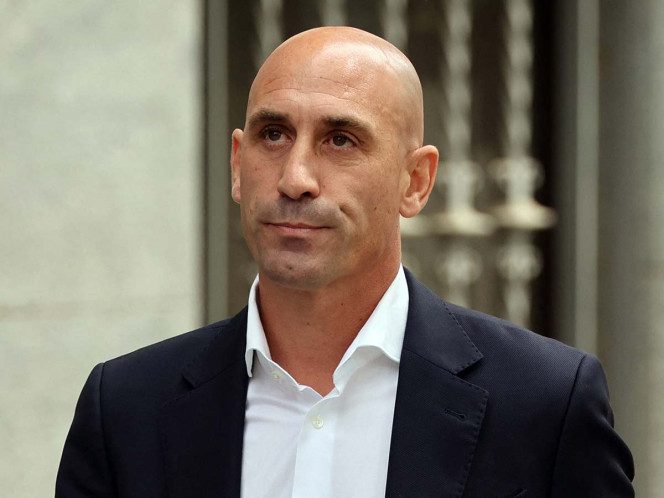 FIFA suspende tres años a Luis Rubiales por beso forzado a Jenni Hermoso