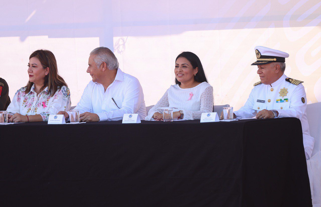 Asiste Blanca Merari a la ceremonia cívica por el 202 aniversario de la creación de la Armada de México