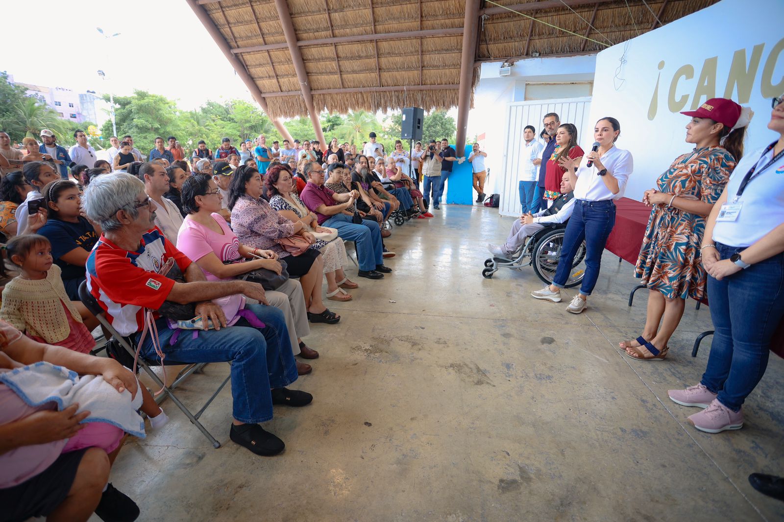 PRESENTA ANA PATY PERALTA TRANSFORMACIÓN DEL PARQUE DE LAS PALAPAS