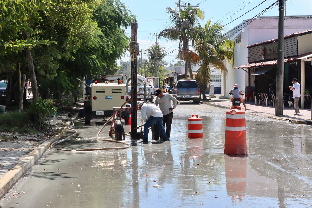 EMPRENDE SECRETARÍA MUNICIPAL DE OBRAS Y SERVICIOS PÚBLICOS EL DESAZOLVE Y PERFORACIÓN DE POZOS PLUVIALES EN PUERTO MORELOS