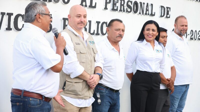 Entrega Blanca Merari equipamiento y uniformes a trabajadores de Servicios Públicos 