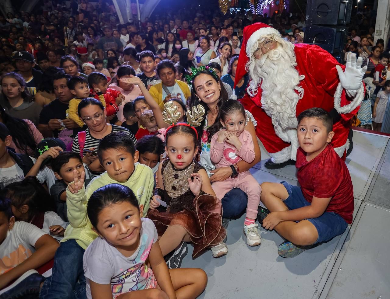 COMPARTIMOS JUNTO A 12 MIL CANCUNENSES, LA MAGIA DE LA NAVIDAD: ANA PATY PERALTA