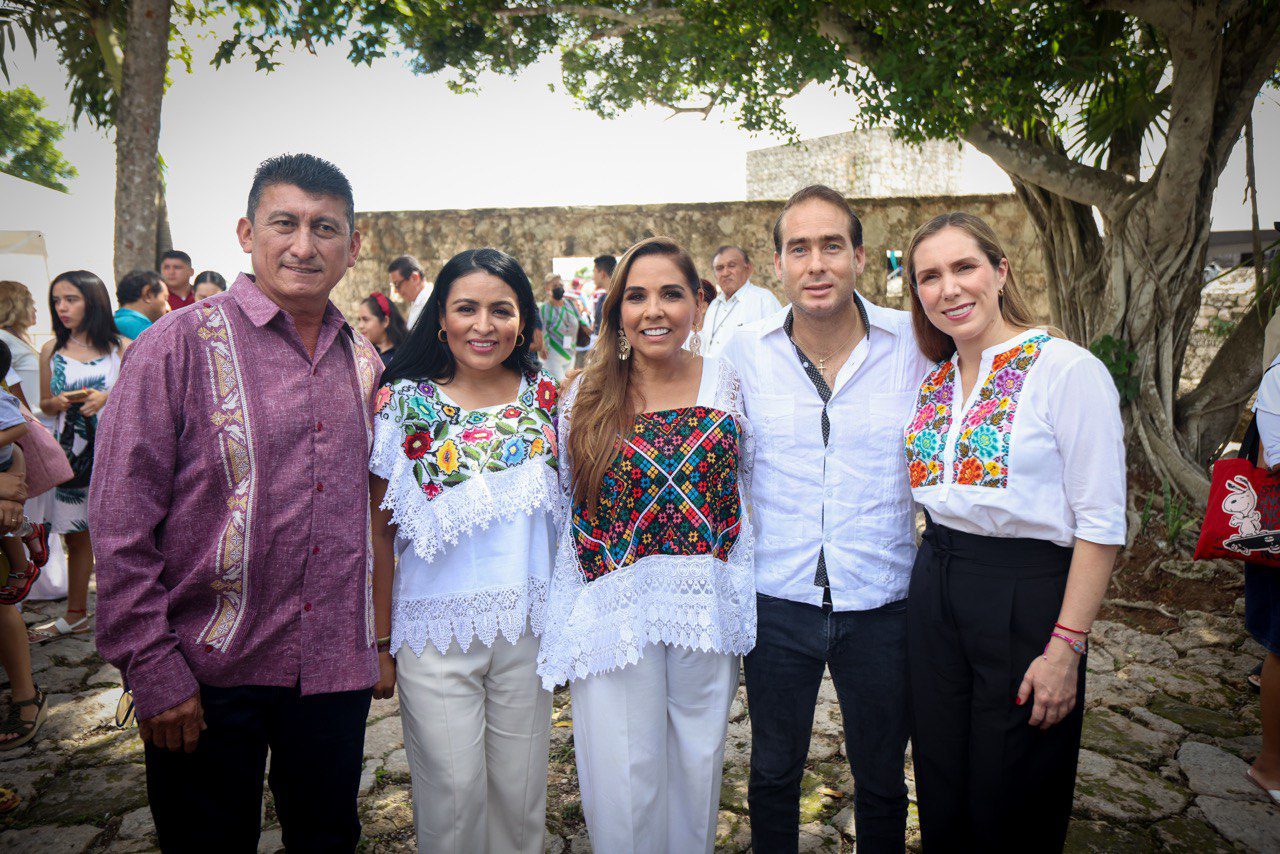 ASISTE BLANCA MERARI AL FANDANGO POR LA LECTURA QUE ENCABEZAN BEATRIZ GUTIÉRREZ Y MARA LEZAMA