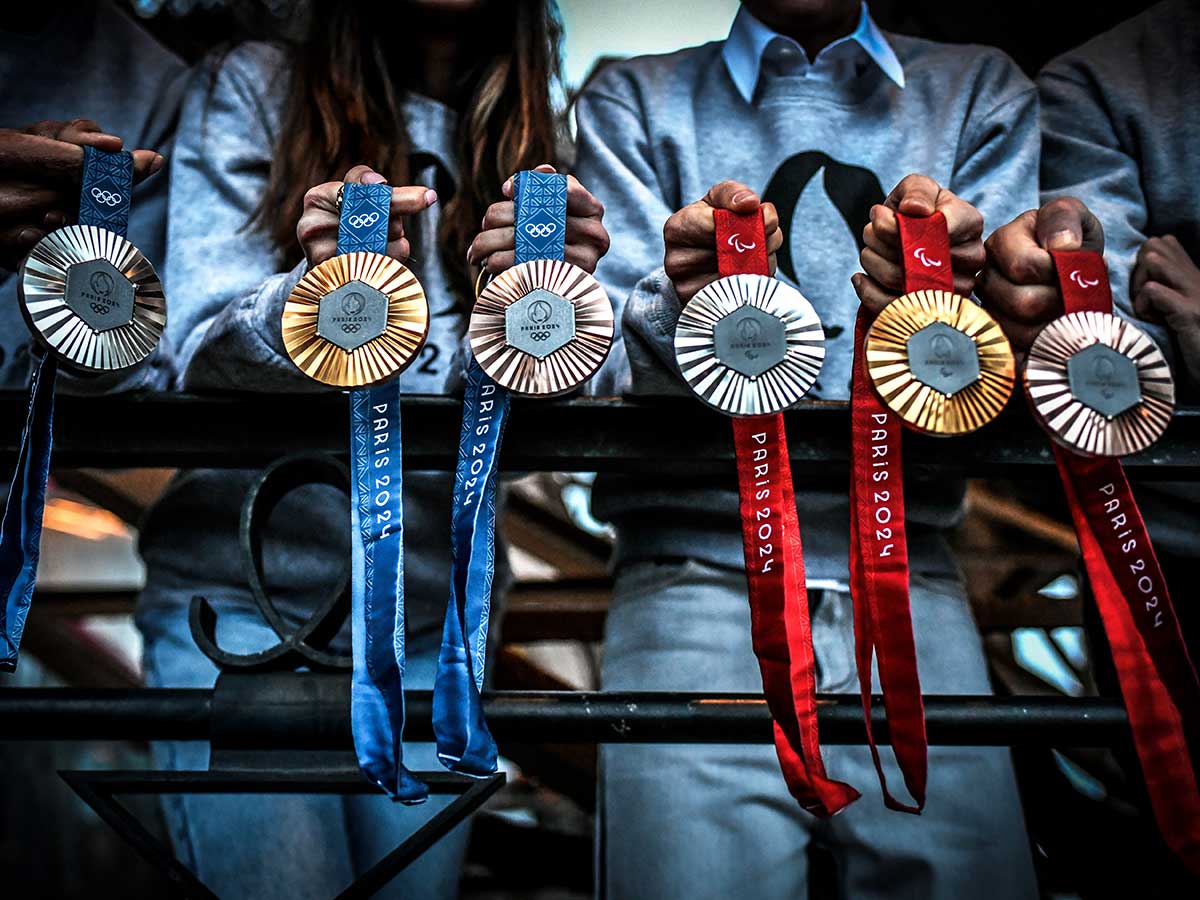 Medallas olímpicas tendrán un pedazo de la torre Eiffel