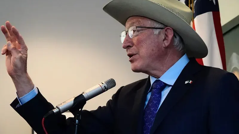 Ken Salazar destaca primeros nombramientos de Sheinbaum en su gabinete