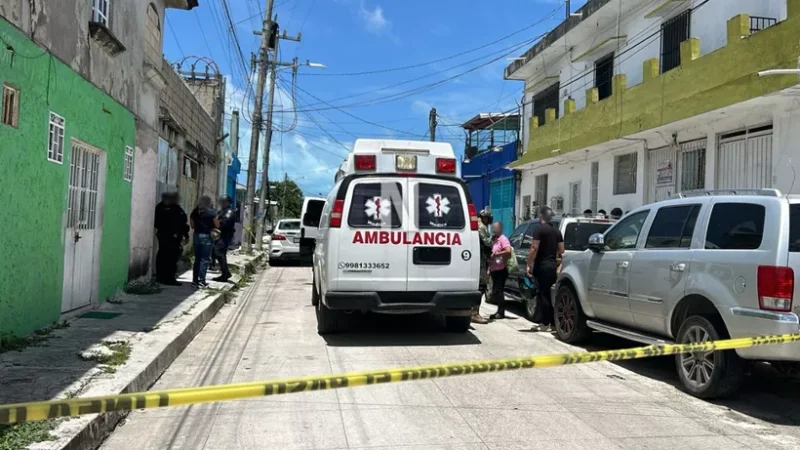 Ataque armado en Cancún deja dos heridos en un taxi