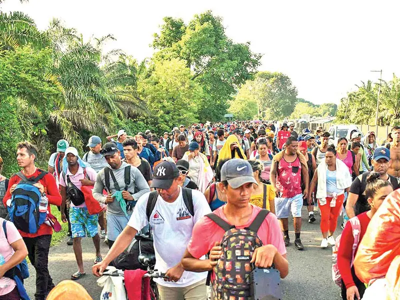 Migrantes piden que INM les dé transporte; caravana busca llegar a la CDMX