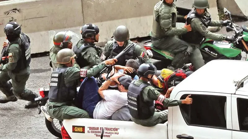 Suman 12 muertos por represión de Maduro; la Fiscalía General reporta 749 detenidos