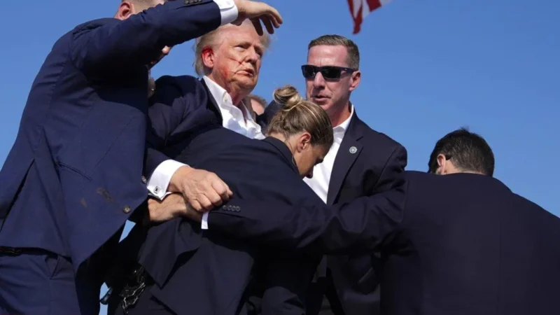 Trump, herido tras un tiroteo durante un mitin