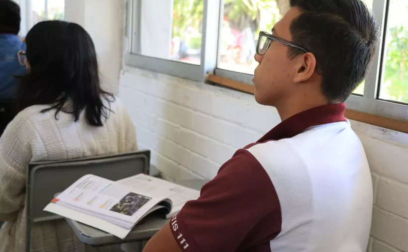 Incrementa el Uso de Lentes en Estudiantes de Preparatorias en Cancún