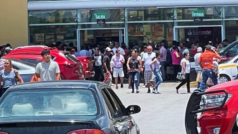 Evacuación en Plaza ‘Las Américas’ de Chetumal por Amenaza de Presuntas Bombas