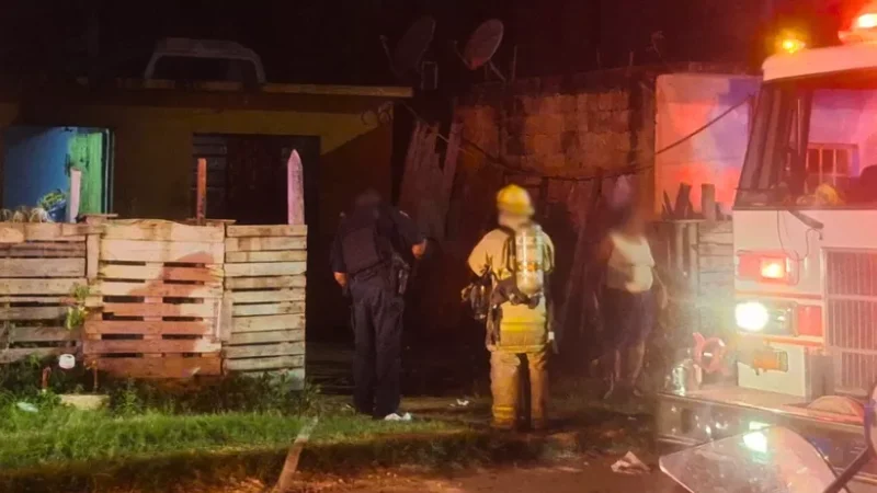 Sicarios incendian vivienda y dejan heridas a madre e hija en Chetumal