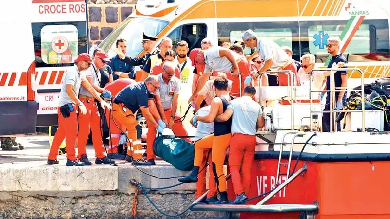 Naufragio de velero deja 6 desaparecidos; se hundió en Italia con 22 navegantes a bordo