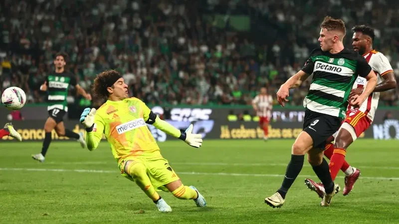 Guillermo Ochoa sufre su primer goleada en Portugal