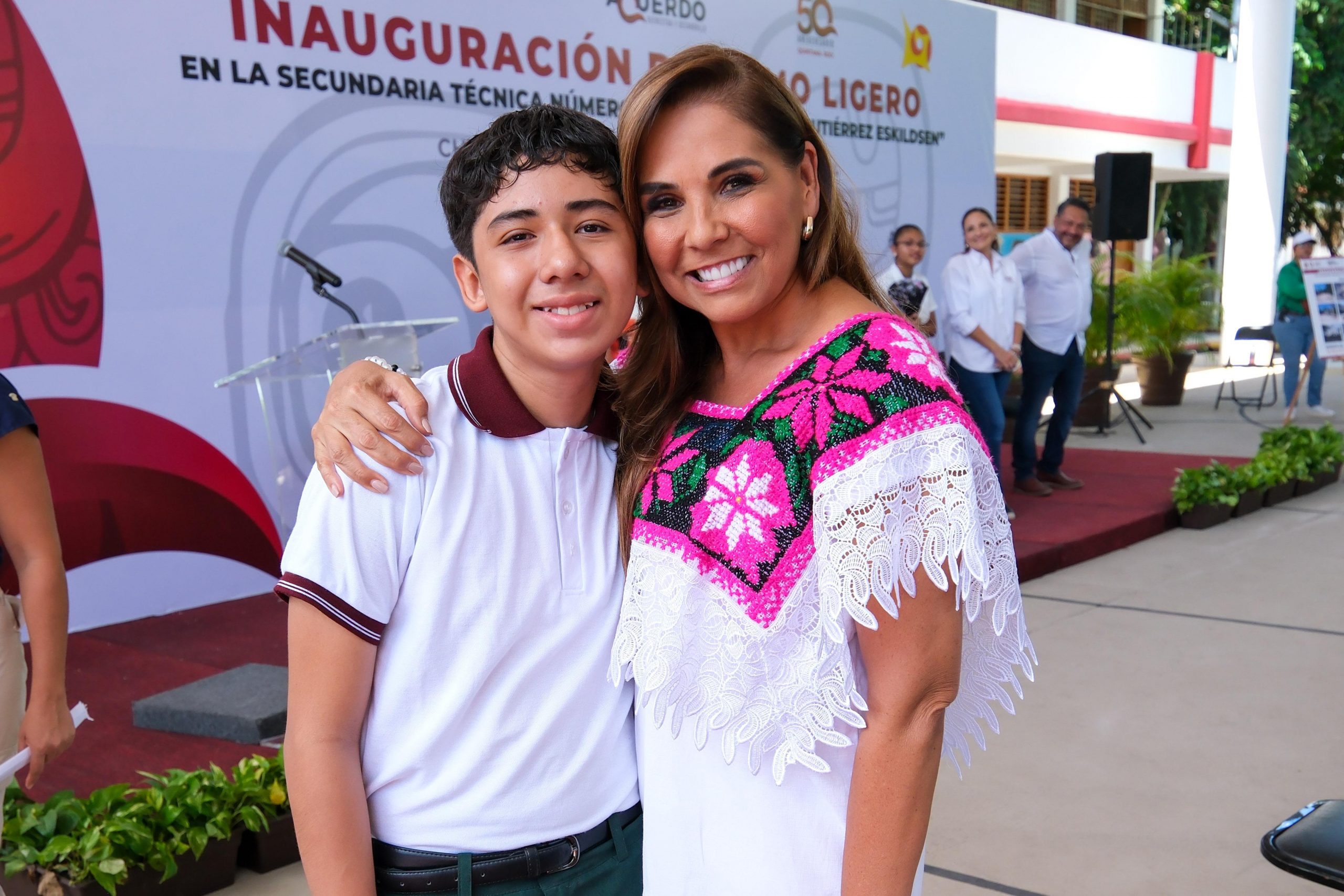 Justicia social para la niñez con la construcción de domos en escuelas: Mara Lezama