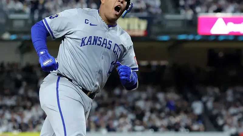 Salvador Pérez ‘bombardea el Bronx’ e iguala serie ante Yankees