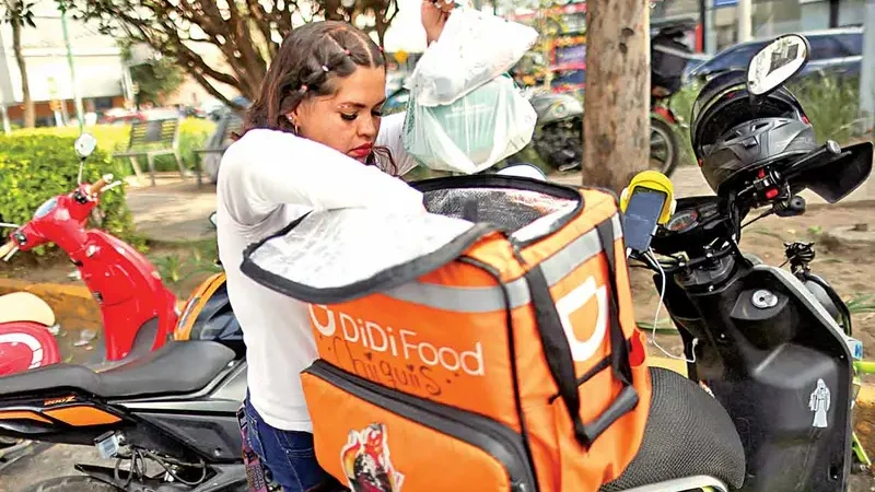 Repartidores temen desempleo por iniciativa sobre derechos laborales