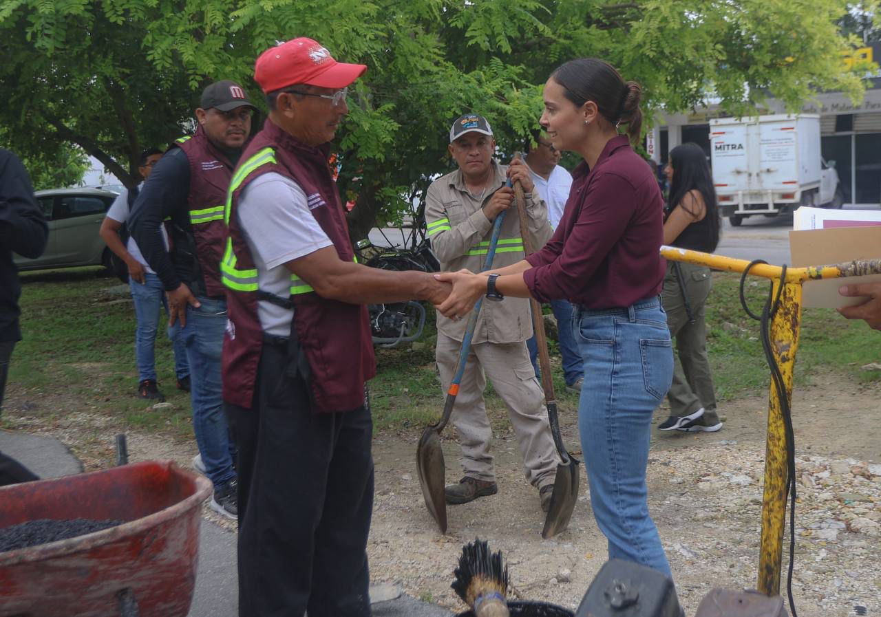 INTENSIFICA ANA PATY PERALTA PROGRAMA DE MEGA BACHEO EN CANCÚN