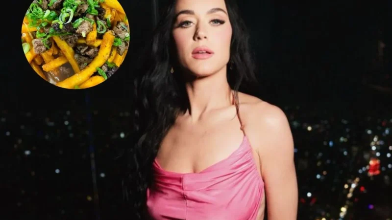 Captan a Katy Perry comiendo tacos y tomando refresco en botella de vidrio en CDMX