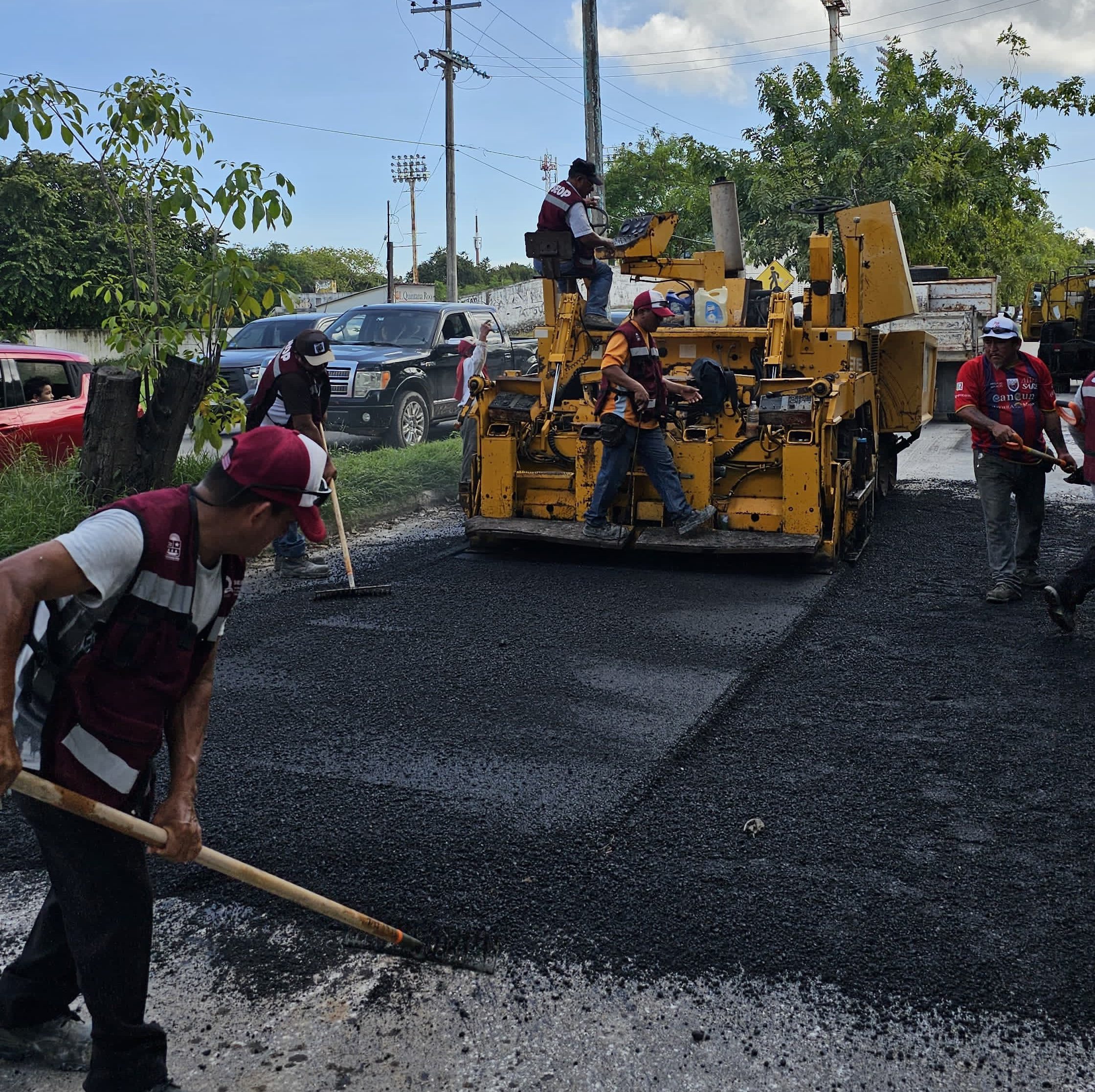 Avanza acciones de atención a desfondes y bacheo en Chetumal para devolverle el brillo a la capital: Mara Lezama