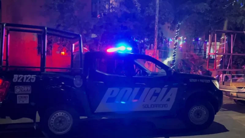 Mujer se lanza de un mototaxi en movimiento en Playa del Carmen